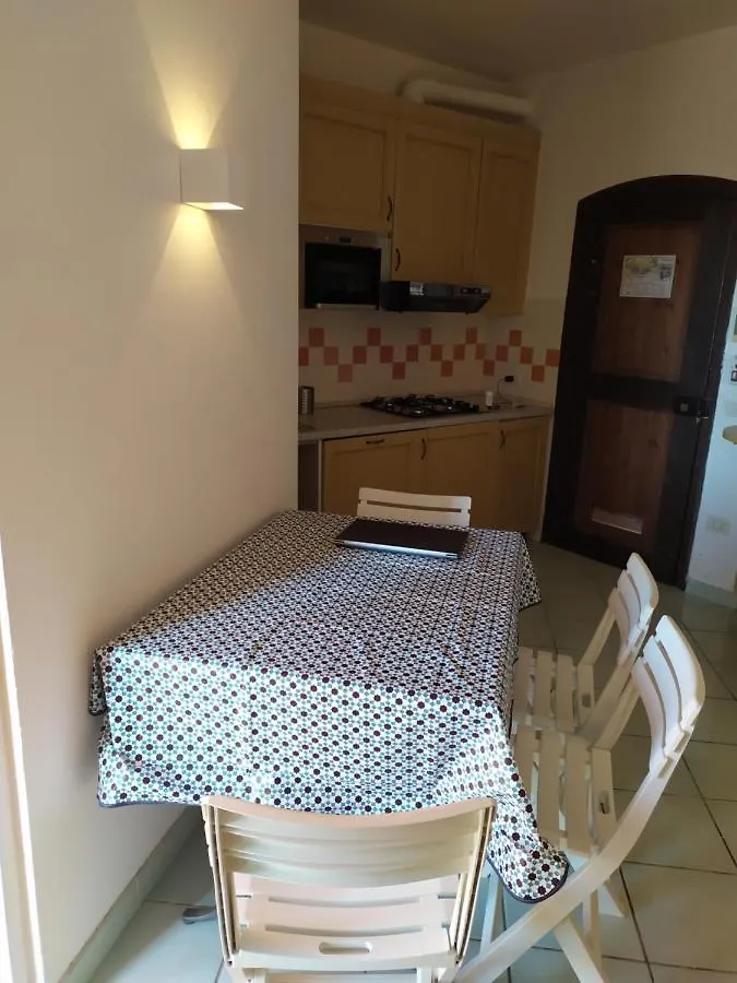 דירה איזולה רוסה Residence Cala Rossa איטליה